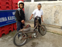 Sepeda motor milik pelajar ini buat polisi kebingungan menentukan jenisnya. Foto: int 