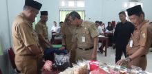 Bupati Kuantan Singingi Drs.H. Mursini M.Si saat membuka Pelatihan Kewirausahaan (foto/Zar)