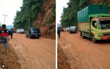 Lalu lintas Riau-Sumbar sudah bisa dilalui pasca longsor tadi pagi (foto/int)