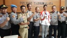 Atlet pentathlon saat berada di Polres Tasikmalaya (Foto: Detik.com)