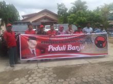 DPC PDIP Kabupaten Kuantan Singingi, menyalurkan bantuan berupa Sembako seperti Indomie sebanyak 600 kotak lebih (foto/zar)