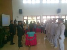 Bupati Kuantan Singingi, Drs. H. Mursini, M.Si melantik dan mengambil sumpah, lima (5) Kepala Desa di Kecamatan Benai (foto/zar)