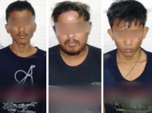 Tiga orang yang diduga mencuri sarang walet ditangkap polisi (foto/Hari)