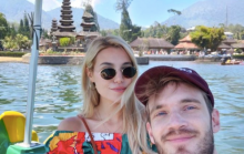 PewDieDie saat berlibur bersama istri di Bali. Foto: int 