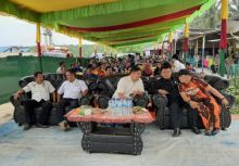 Ratusan pekerja tergabung dalam Serikat Pekerja Niaga, Barang dan Angkutan (SP-Niba) PUK PT SUN Sungai Bawang meminta seraya berharap, agar Ketua DPRD Kuansing Andi Putra bisa memperjuangkan kehidupan yang layak, dan peningkatan kesejahteraan (foto/Zar)