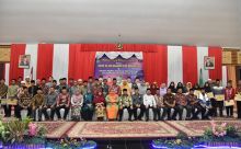 Pemerintah Kabupaten Bengkalis, memberikan penghargaan dengan total hampir Rp350 juta kepada hafidz-hafidzah (foto/int)