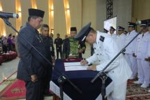 Lantik Penghulu Serentak Se-Kabupaten Siak Ini Enam Instruksi Bupati Alfedri (foto/lin)