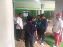 Walikota Pekanbaru, Firdaus bersama Wakil Waikota Ayat Cahyadi meninjau gedung Disdukcapil yang betada dilingkungan Mall Pelayanan Publik (MPP). (R24/put)