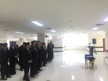 Pejabat yang bakal dilantik telah bersiap-siap mengambil tempat. (R24/put)