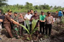 Polri Peduli Penghijauan, Polres Inhil Gelar Kegiatan Tanam Pohon (foto/Rgo)