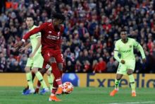 Divock Orogi beraksi saat Liverpool bentrok dengan Barcelona. Foto: int 