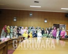 Istri ketua DPRD Endang Kurnia mengadakan pertemuan kepada istri-istri seluruh anggota dewan (foto/Lin)