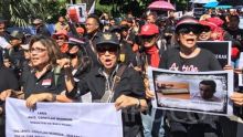 Massa kontra Anies Baswedan demo di Balai Kota