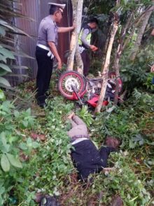 warga Kayu Gaduh Tanjung Gadang, Sijunjung, Sumbar (Sumatera Barat) ditemukan tidak bernyawa di Jalan Lintas Timur, Dusun Sibabat, Kelurahan Pangkalan Kasai, Kecamatan Seberida, Kabupaten lndragiri Hulu (Foto/Rou)