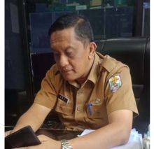 Dinas Lingkungan Hidup (DLH) Kabupaten Pelalawan akan memaksimalkan pengangkatan sampah masyarakat di Pangkalan Kerinci (foto/Ardi)