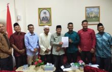 Akhirnya kedua belah pihak sepakat damai untuk menyelesaikan Somasi dugaan plagiat buku (foto/Hari)
