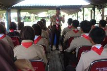 Dandim 0314/Inhil Letkol Inf Imir Faishal mengadakan silaturahmi dan tatap muka bersama anggota Pramuka Saka Wira Kartika (foto/Rgo)