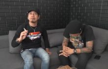 Ian Kasela eks Vokalis Radja buka kacamata hitamnya (foto/int)