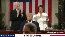 Heboh video Ketua DPR Amerika Serikat (AS) Nancy Pelosi merobek dokumen pidato kenegaraan Presiden Donald Trump (foto/int)