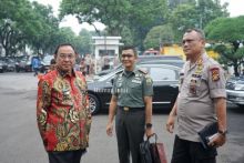 Bupati HM Wardan menghadiri  rapat peningkatan pengendalian kebakaran hutan dan lahan (Karlahut) tahun 2020 di Istana Negara (foto/Rgo)