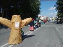 Sejumlah Mahasiswa dan Pelajar yang tergabung dalam Forum Pecinta Alam Bengkalis mengelar Aksi Tree Speaking (foto/int)