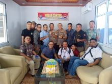 Kapolres Bengkalis AKBP Sigit Adiwuryanto, S.I.K menggelar sarapan bareng dengan dengan sejumlah wartawan (foto/Hari)