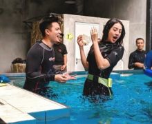 Belum lama ini Anya unggah foto bersama Baim Wong saat bermain air di kolam renang (foto/int)