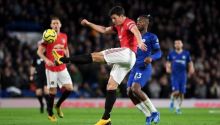 Bek tengah Manchester United (MU) Harry Maguire jadi sorotan pasca kemenangan atas Chelsea (foto/int)