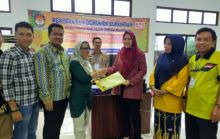 Pasangan bakal calon perseorangan pada pemilihan bupati dan wakil bupati kabupaten Indragiri Hulu tahun 2020, Rezita Meylani - Junaidi Rachmat (foto/Rou)