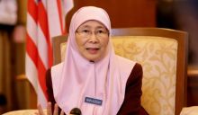 Wan Azizah (net) 