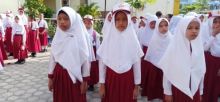 Plt Kepala Dinas Pendidikan dan Kebudayaan (Disdikbud) Kabupaten Indragiri Hulu, Dra Hj Erlina Wahyuningsih membuka secara langsung Kompetisi Sains Nasional (KSN) tingkat Kecamatan Rengat (foto/Rou)