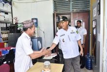 Wakil Bupati Kabupaten Indragiri Hilir (Inhil), Riau H Syamsuddin Uti secara mendadak melakukan sidak ke Dinas Pendidikan (foto/Rgo)