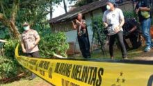 Rumah WNI di Depok yang terjangkit virus Corona dipasang garis polisi. Foto: int 