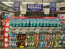 Masker yang dijual dengan harga normal di Ramaya, saat ini viral dan dihujani pujian dari netizen di Tanah Air. Foto: int  