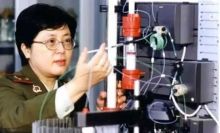 Petugas Medis Top Asal Tiongkok Ini Nekat Menguji Potensi Vaksin Virus Corona Dengan Menyuntikkan Dirinya Sendiri