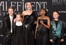 Secara Mengejutkan, Angelina Jolie Mengungkapkan Bila Dua Anak Perempuannya Telah Menjalani Operasi Medis