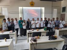 Rombongan dari UIR berfoto bersama pimpinan Unsyiah