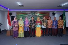 Hj Zulaikhah Wardan, SSos, ME selaku Ketua Koordinator Kegiatan Kesejahteraan Sosial (K3S) menghadiri Musyawarah Daerah Badan Koordinator Kegiatan Kesejahteraan Sosial (foto/Rgo)