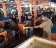 DPP saat melakukan pemyemprotan disinfektan