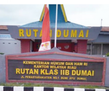 Bakal Calon Walikota Dumai Inisial H ditahan di Rutan Dumai (foto/Zal)