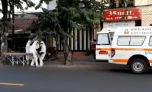 Petugas evakuasi jenazah pria bule di Bali