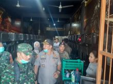 Salah saru warnet yang dirazia