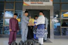 Pemkab Siak memberikan bantuan kepada ODP terkait virus corona yang berasal dari keluarga kurang mampu (foto/lin)