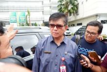 Dirut RSUD Arifin Achmad, Nuzelly Husnedi