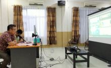 Aparat penegak hukum sejak Senin 30 Maret 2020 kemarin mulai melaksanakan sidang dengan sistem dalam jaringan (daring) online (foto/Hari)