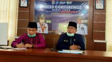 Kepala Dinas Kesehatan Kabupaten Pelalawan Asril, M. Kes memberikan keterangan (foto/Ardi)