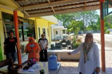 Enam PDP Bengkalis yang sehat dan diperbolehkan pulang ke rumah mereka masing-masing (foto/Hari)