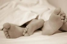 Hubungan badan suami istri (foto/ilustrasi)