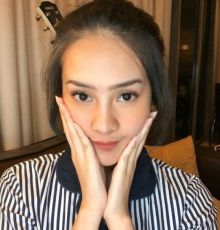 Selama wabah virus corona Anya Geraldine jadi anak rumahan (foto/int)