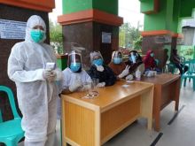 Tenaga medis menjadi garda terdepan dalam memerangi penyebaran dan penyembuhan pasien terjangkit virus corona (foto/int)